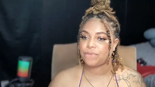 FaeAfterDark's Live XXX Chat