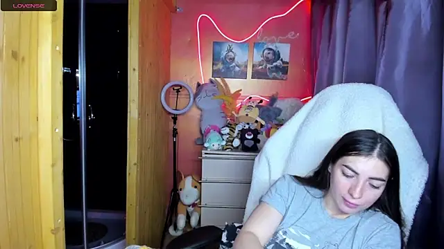 Chat +18 de Fiery_Brunette_ ao vivo