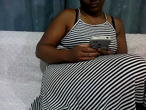 Chat +18 de sexyladii ao vivo