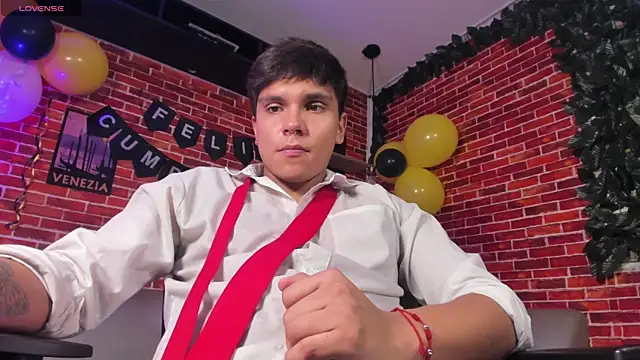 XXX chat uživo modela Thiago_Kozak