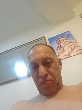 Primalking: διαδικτυακό σόου στην κάμερα