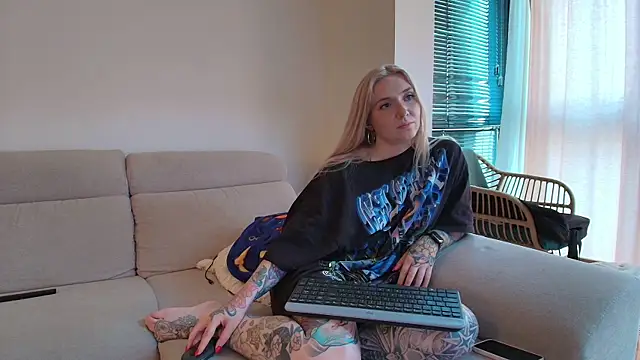 tattoobbgirl's Live XXX Chat
