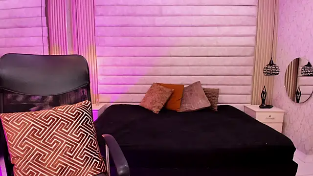 VictoriaaBlair's Live XXX Chat