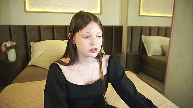 LauraBev's Live XXX Chat