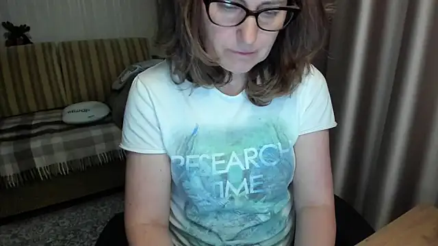 Chat +18 de lauraoven ao vivo