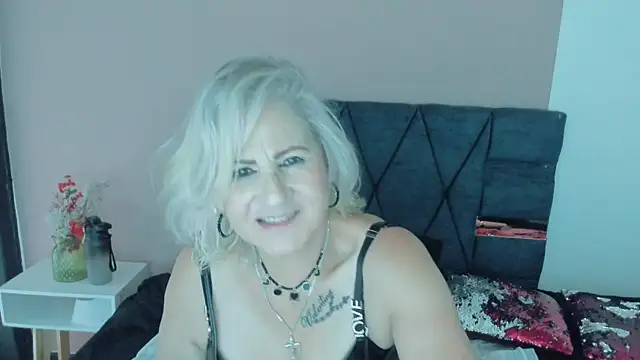 ScarletHoot_'s Live XXX Chat