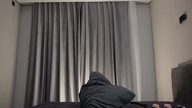 Nik_Sharp: вебкам-шоу