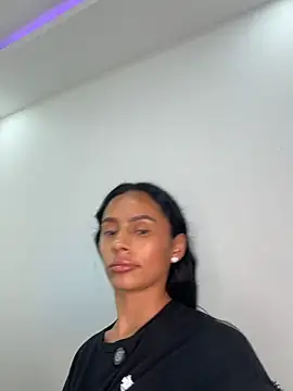 karlyn_angels' Live XXX Chat