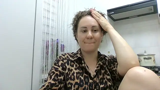 Chat +18 de MeadowEyes ao vivo