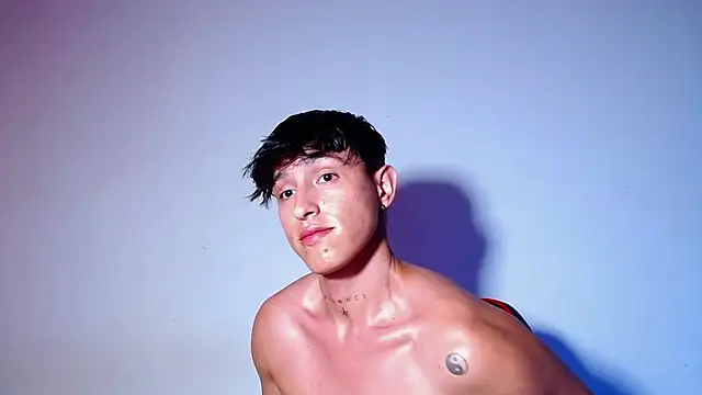 rowanbigboy23's Live XXX Chat