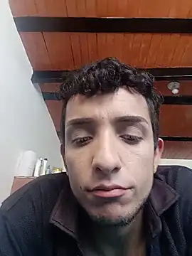 Show modela jnddaniel na web-kameri