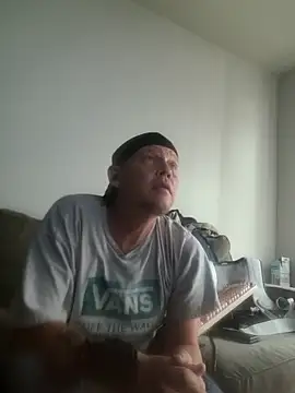 yourMasterisBored Show Webcam