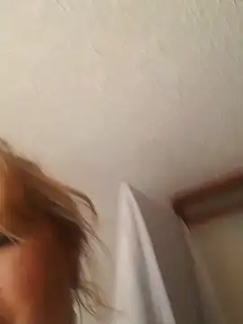 Kazsandraa 现场XXX聊天