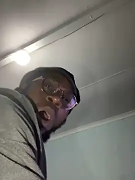 HugeTasty247's Live XXX Chat