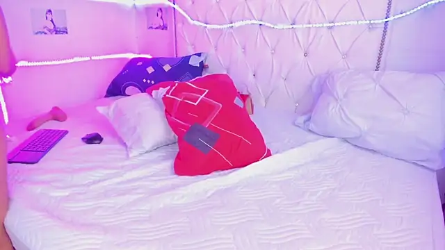 Živý XXX chat Elettrahot_