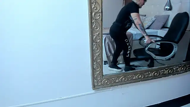 ArianaMora – webcam-show