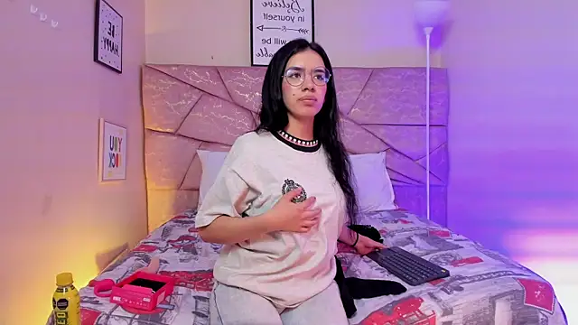 Chat XXX en directo de Amara_Velle