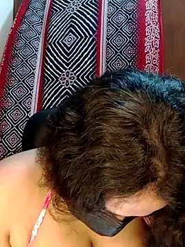 nosrat014 Show in webcam