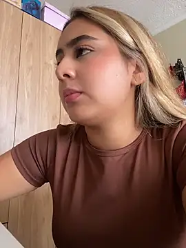 Živý XXX chat Miabonnett_
