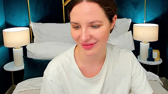 Chat +18 de MonaRicci ao vivo