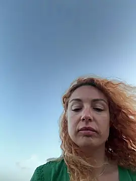 Chat XXX ao vivo de Reddgiirl