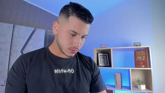 Axel_grey_n Webbikameraesitys