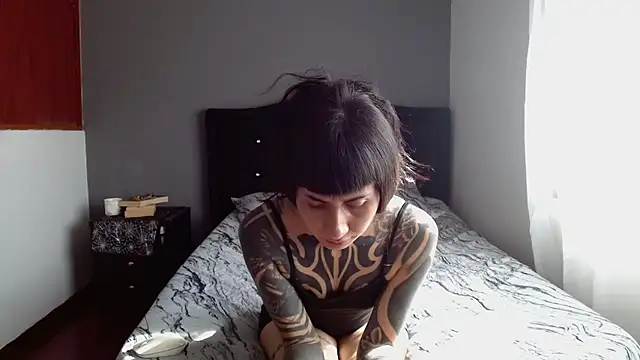 Emilia_1995's Live XXX Chat