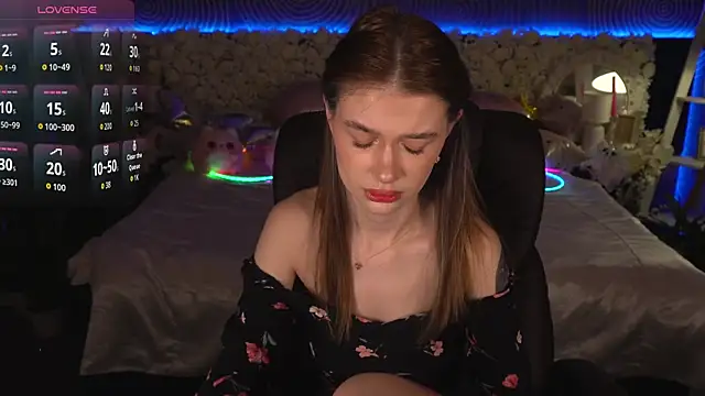 Show modela AnacondaOn na web-kameri