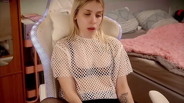 ho1yho1e Chat XXX live
