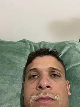 Show de CabaMacho22 na webcam