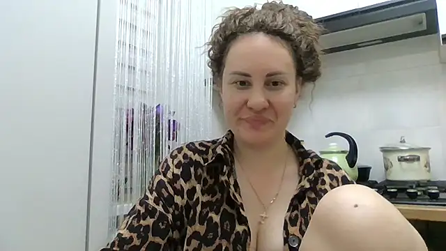 Chat +18 de MeadowEyes ao vivo