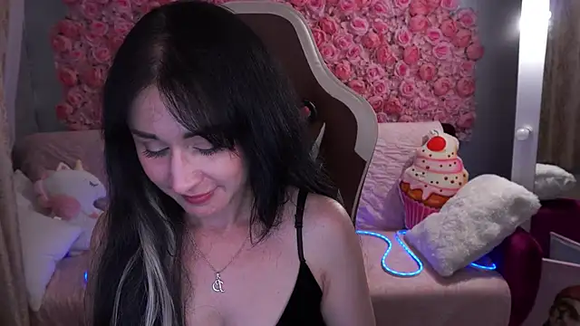 CarolinaaFoxyyy: διαδικτυακό σόου στην κάμερα