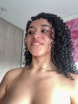 crystal_dlun Adlı Modelin Canlı XXX Sohbeti