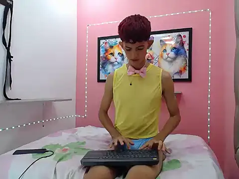 twink_baby_18 Show in webcam
