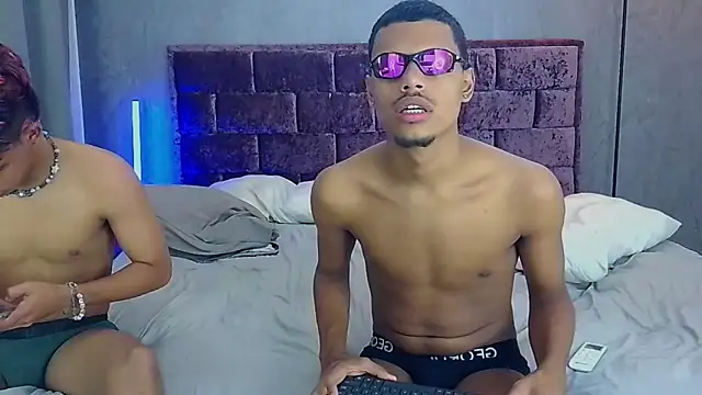 Bryan_Santos_z Adlı Modelin Web Kamerası Şovu