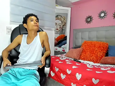 Xavier-Fox's Live XXX Chat
