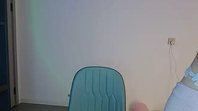 Chat +18 de Zhizhi-99 ao vivo