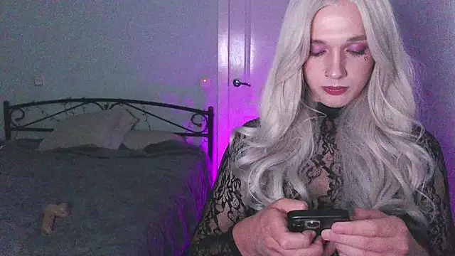 Gina_Rose_ts' Webcam Show