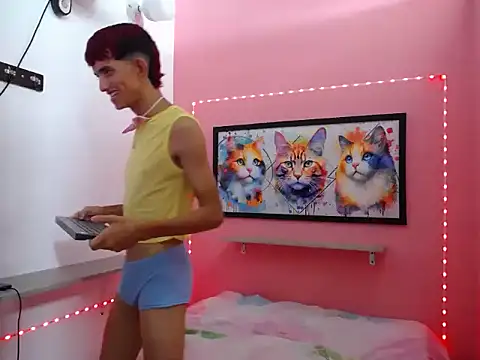 Pokazy przed kamerką – twink_baby_18