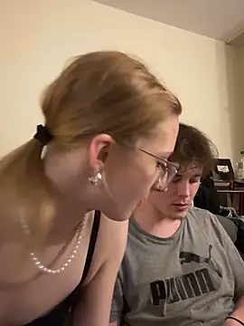 LauraundSteve_'s Live XXX Chat