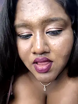 Chatroom XXX en direct de horny_diana