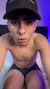 michaell_twinkk Show Webcam