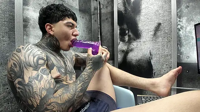 Gury_tattoo Chat XXX live