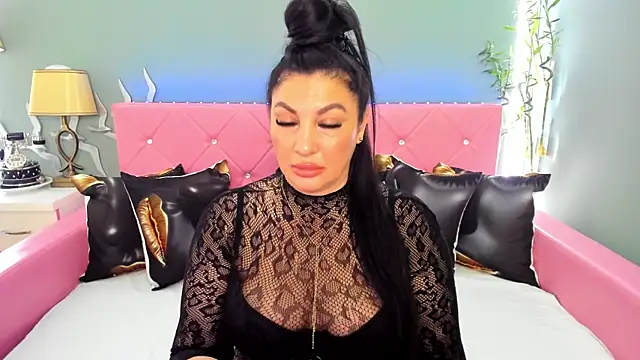 VelvetRose9 Show in webcam