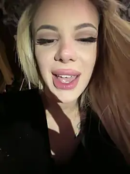 AlyssaFoxx_のウェブカメラショー