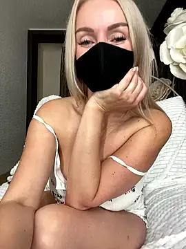 MilanaMURR's Live XXX Chat