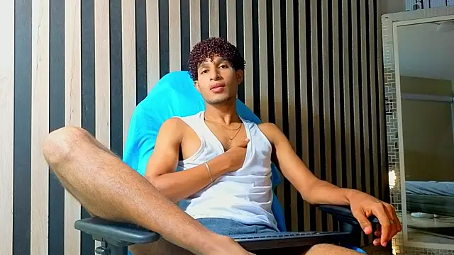 Alex_Bloom élő XXX-chatje
