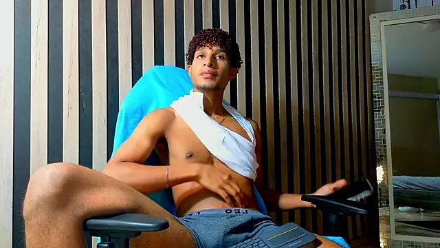 Alex_Bloom live XXX chat