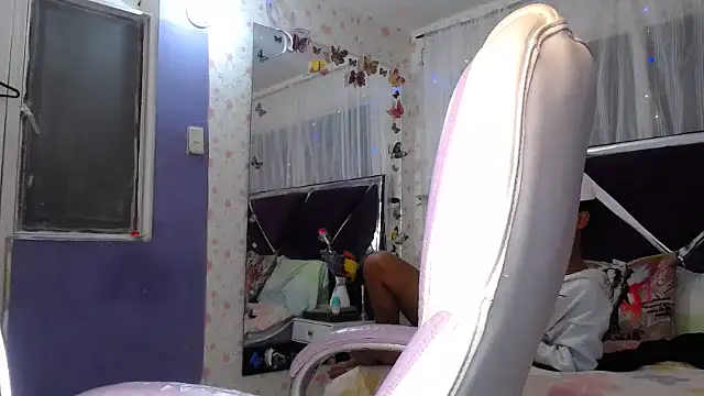 Santy_bigcock_01 webkamerás műsora