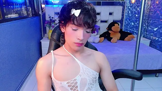 Show modela AlecciaNova na web-kameri